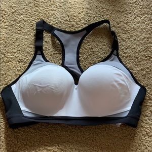 VS Incredible Sports Bra